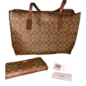 Coach Brown Signature carryall tote WITH WALLET